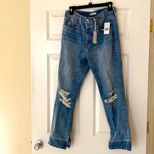 NEVER WORN TAGS STILL ON- Size 6 GOOD AMERICAN JEANS.